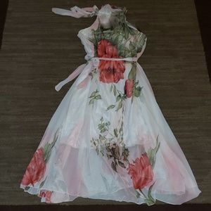 Halter neck,  Beautiful flowy sleeveless dress